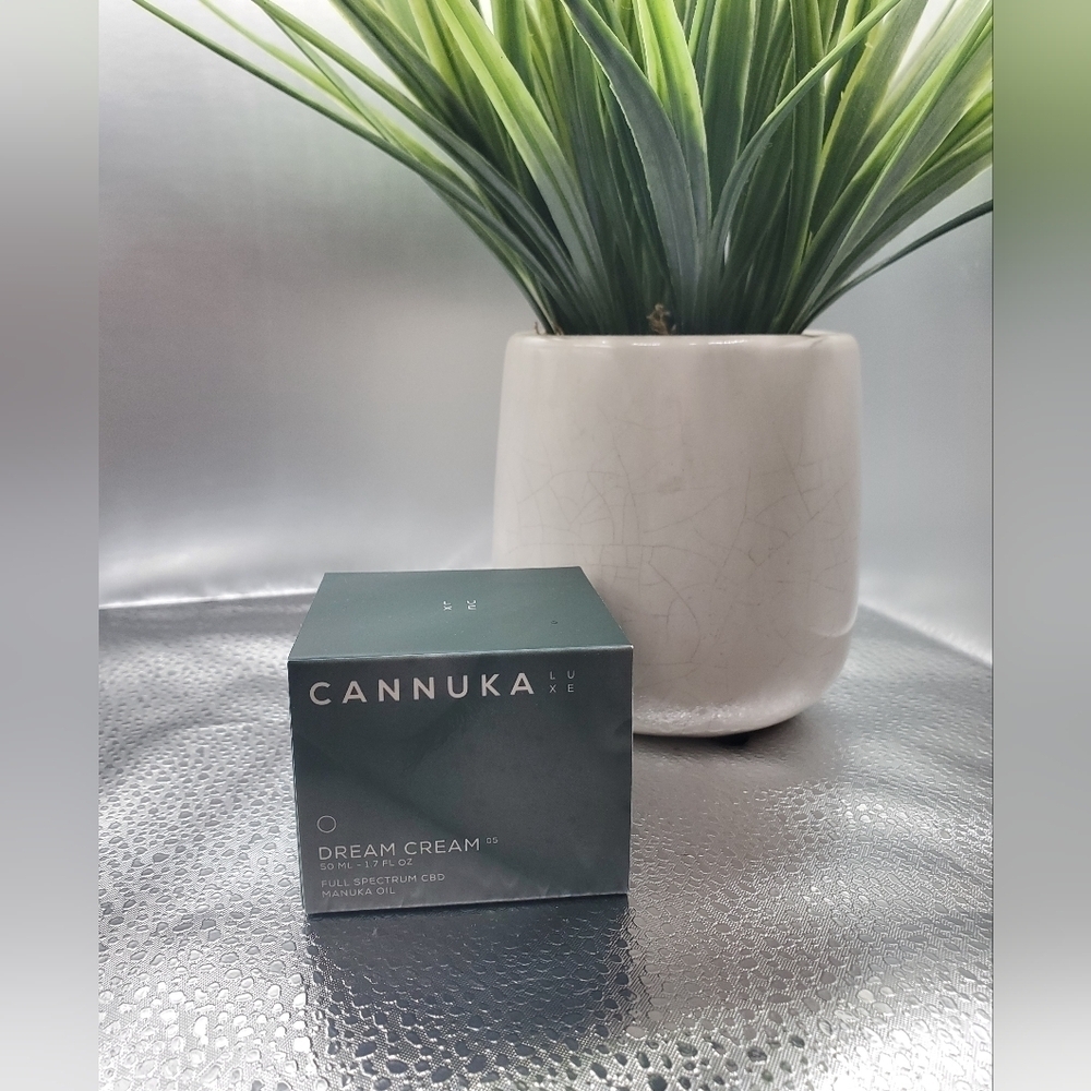 Cannuka Cannaluxe Manuka Honey Dream Cream Night Time Moisturizer RT$78 Natural